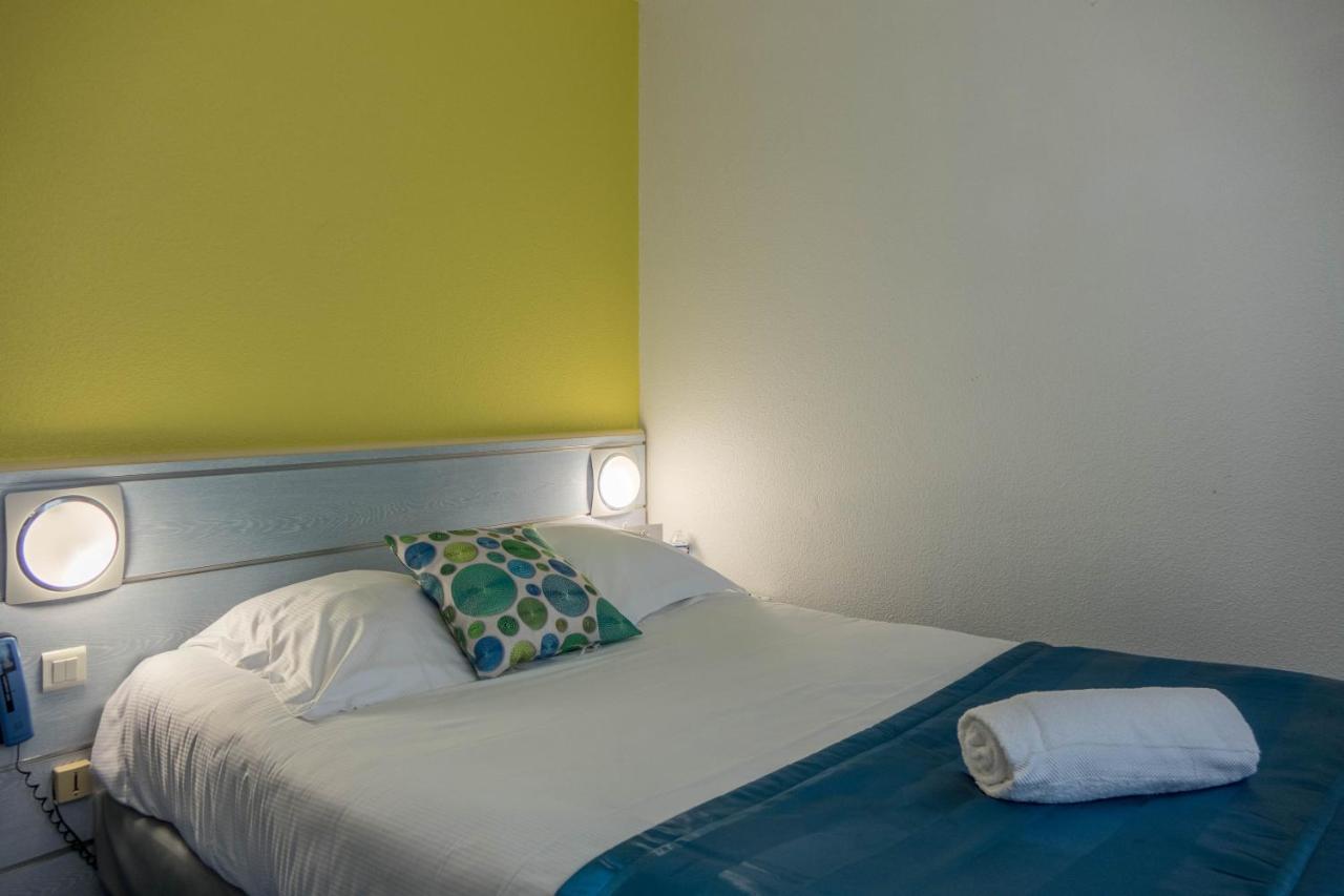As Hotel Orleans Nord อาร์เตอเนย์ ภายนอก รูปภาพ